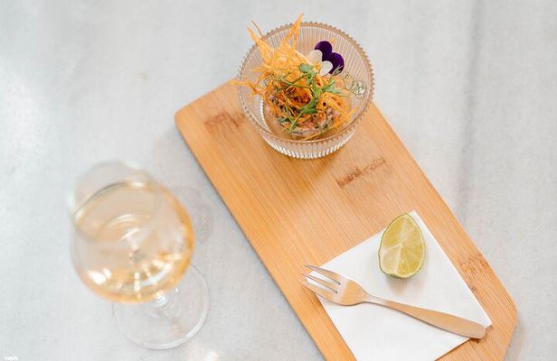 Cheers to 6 Dairing Wines tasting and food pairing in Athens