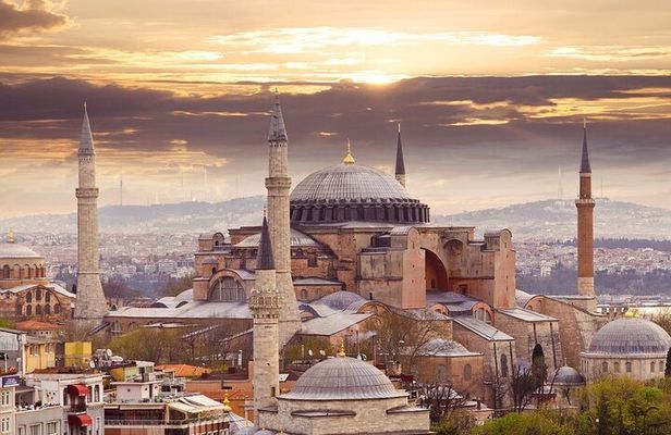 Istanbul Unveiled: Highlights & Local Gems (Small Group Tour)