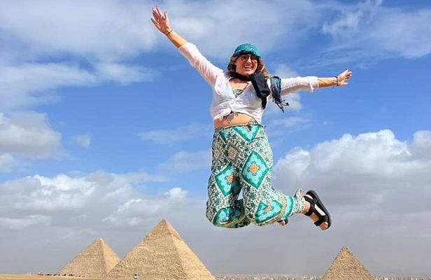 Giza pyramids tour with pick up from cairo / giza Hotels