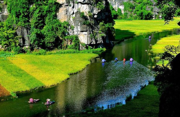 Hoa Lu - Tam Coc - Ninh Binh Day Tour: Biking, Visit Local Family