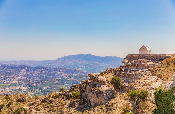 Half-Day Private Tour & Picnic in Real Cretan Countryside Retreat