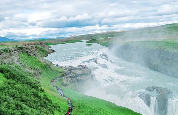 Private Golden Circle with airport transfer (only to Keflavik)