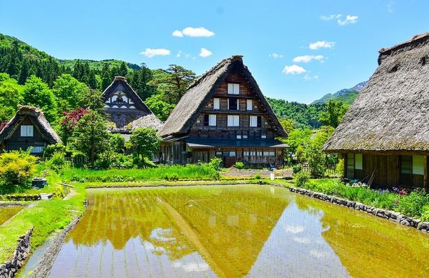 Departing from Takayama [Regular sightseeing bus] World Heritage Sites Shirakawago and Gokayama Ainokura