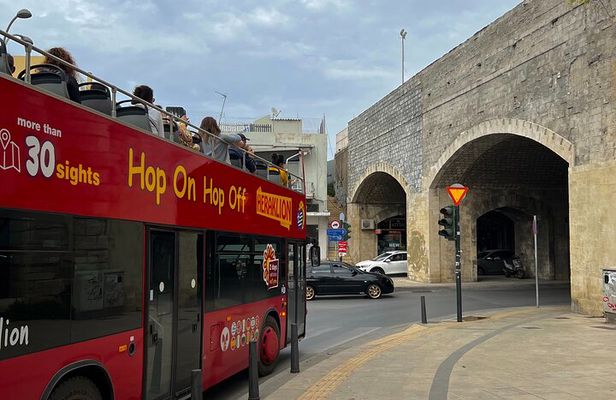 Hop-On Hop-Off Sightseeing Bus Tour in Heraklion