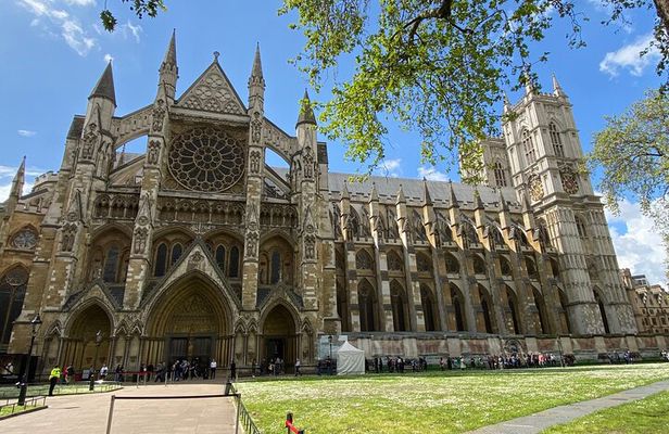 Priority Access Tour of Westminster Abbey with London Eye option