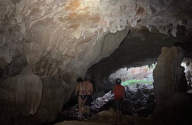 PRIVATE Cave Tubing & Rain forest Zipline Tour from Belize City