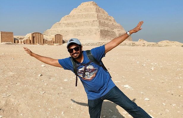 Private Day Tour Giza Pyramids, Sphinx, Memphis, and Saqqara