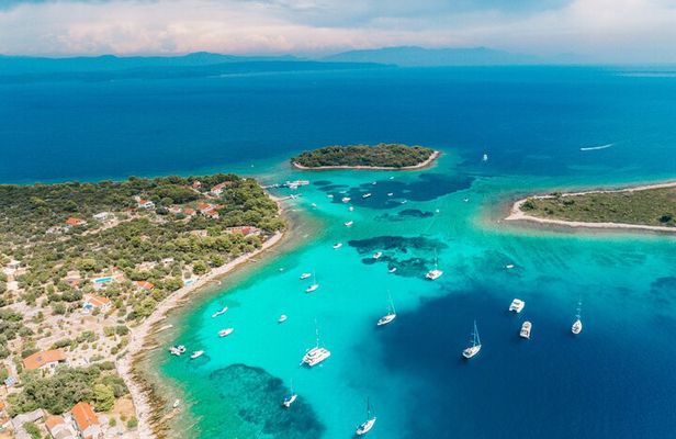 Blue Lagoon, Shipwreck, and Trogir with Lunch and Drink