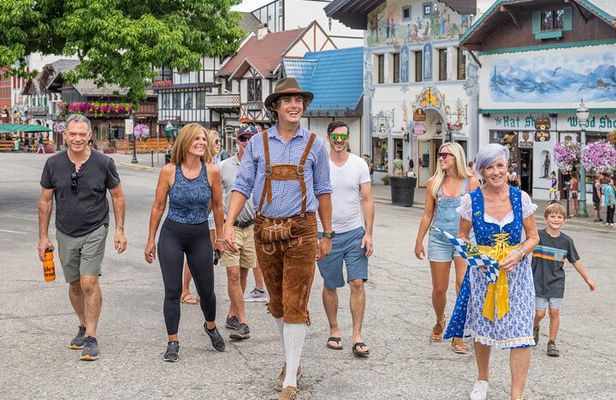 Historical Walking Tour in Leavenworth