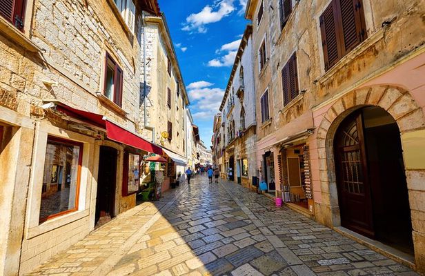 Private Full-Day Gems Tour from Rovinj to Istrian Heritage Towns