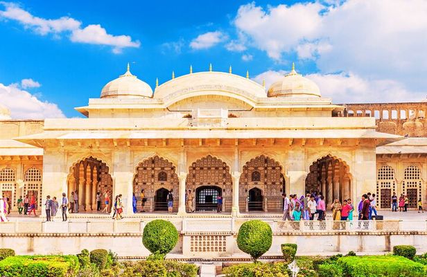 3 Days Golden Triangle Tour{Taj Mahal at Sunrise}