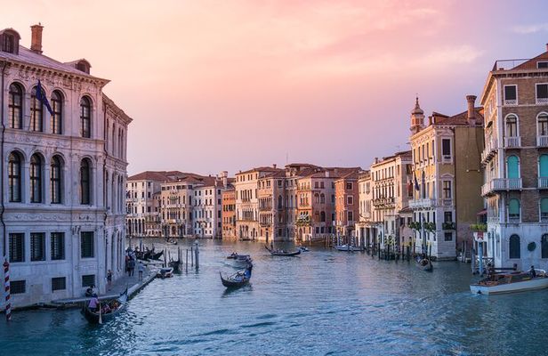 Explore the Instaworthy Spots of Venice with a Local