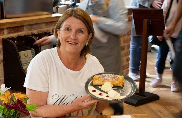 Strudel and Stroll Walking Tour in Hahndorf