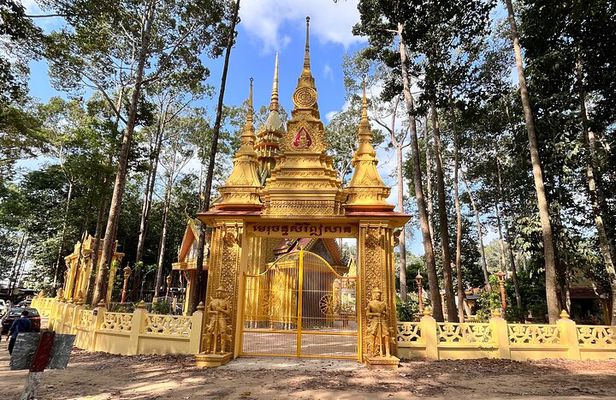 2-Day Mekong Delta Escapade from Bến Tre to Trà Vinh