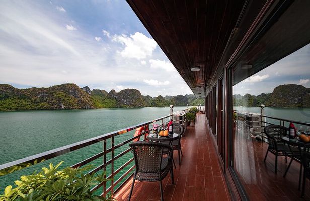 Classic Cruise 2-day Explore Lan Ha Bay