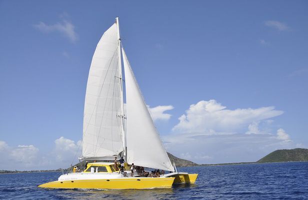 St Kitts Deluxe Catamaran Snorkeling Tour With Lunch
