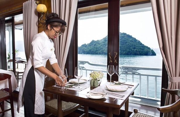 Hera Classic Cruise 2 Days 1 Night Halong Bay With BALCONY CABINS