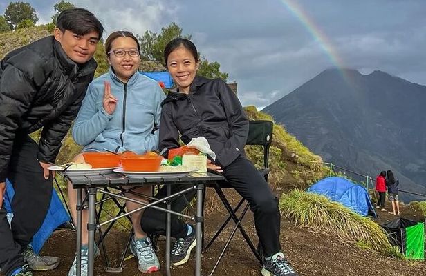 Rinjani Trekking 2D1N Senaru crater rim
