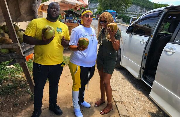 Montego Bay Sightseeing, Shopping and Bamboo Rafting