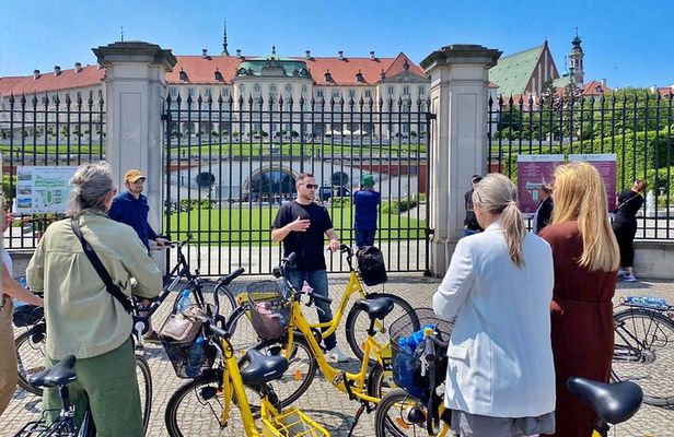 Warsaw Highlights by Bike with Breathtaking Sceneries