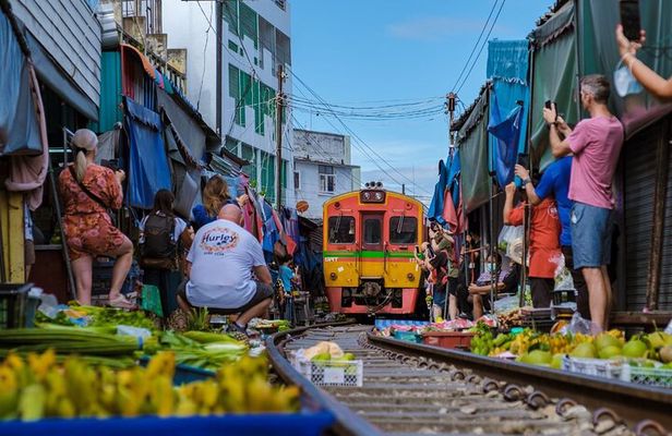 Damnoen Saduak Floating Market & Ayutthaya Tour from Bangkok
