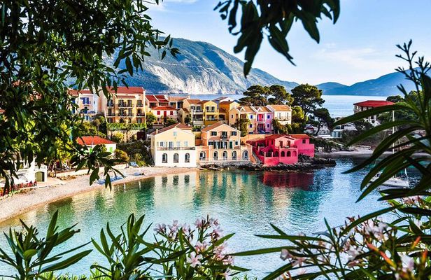Kefalonia Private Tour: Assos, Melisani, Fiscardo & Wine tasting 