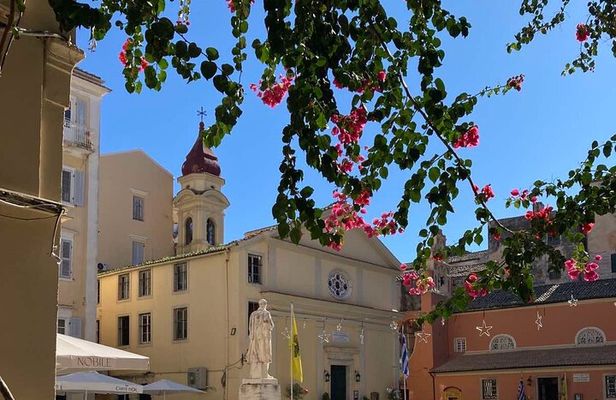 Corfu Old Town Guide Tour with Dog or City with 4 paws
