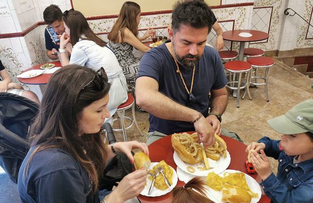 Madrid Street Food Guided Tour: San Miguel Market and City Center