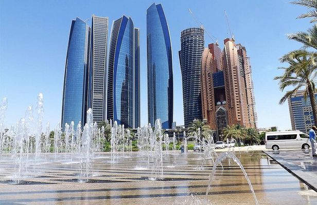 Abu Dhabi City Tour in a 4x4 Shared Vehicle