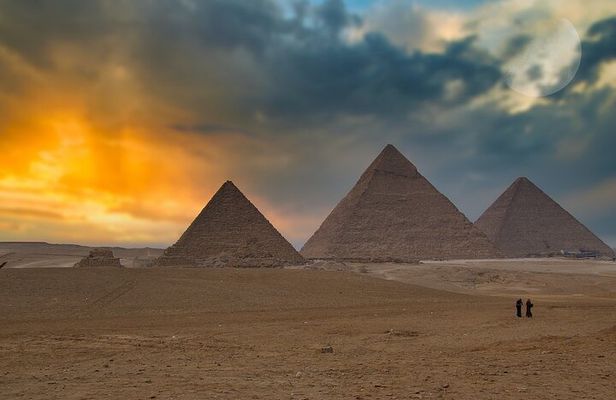 Giza Pyramids and Egyptian Museum