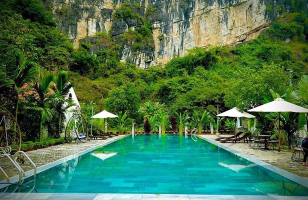 2 Day Private Tour in Ninh Binh with Mini Resort or 4 Star Hotel