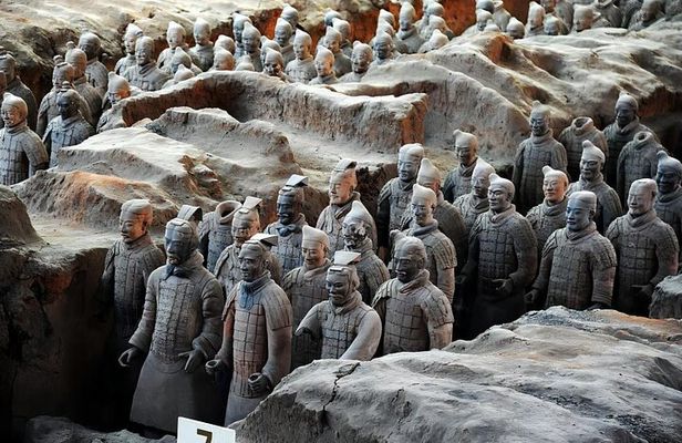 Xi'an Highlights Private Day Tour: Terracotta Warriors, City Wall