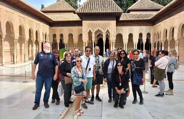 Alhambra Tour with Nasrid Palaces from Jaen