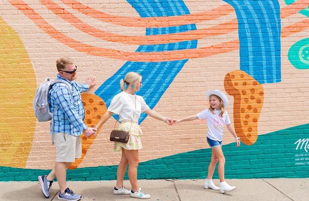 Nashville Mural Photowalk Tour with Professional Photographer