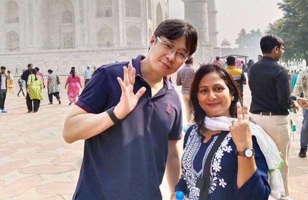 Agra: Taj Mahal and Mausoleum Tour with guide