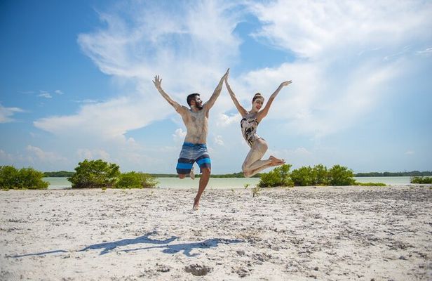 Las Coloradas and Rio Lagartos Tour with All Inclusive