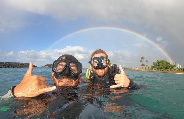 Beginner Scuba Experience with Video Package in Honolulu