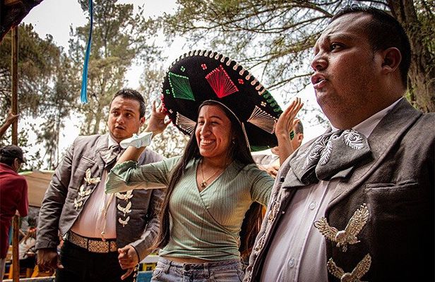 Mexico City: Xochimilco, Coyoacán and University City Tour