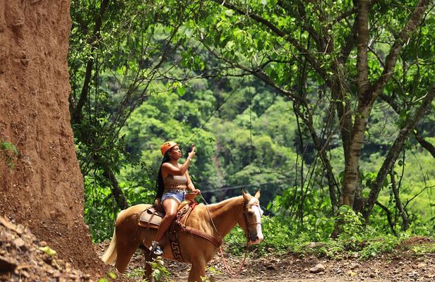 Horseback riding in the mountains of Puerto Vallarta