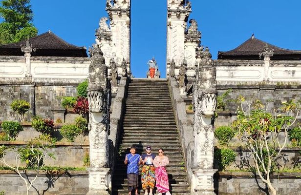 Lempuyang Temple Gate Heaven Tirta Gangga Private Guided Tour