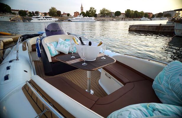 Zadar: Sunset and Nighttime Cruise with Sparkling Wine
