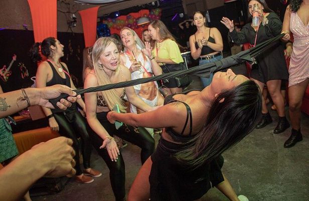 São Paulo Nightlife: Pub Crawl in the City that Never Sleeps!