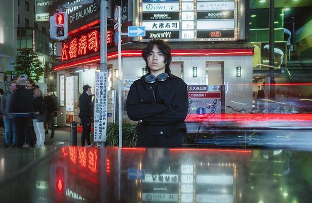Tour with Pro Tokyo Photographer and take Edgy Unique Portraits
