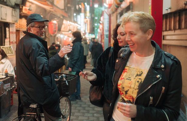 Tour with Pro Tokyo Photographer and take Edgy Unique Portraits