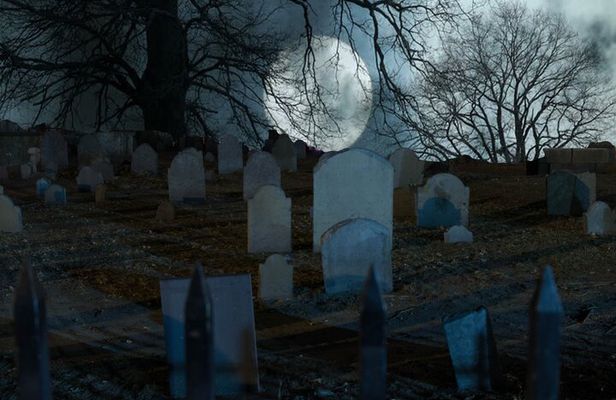 Salem Edge of Twilight Dead of Night Ghost Tour