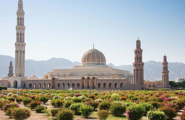 Private Half-Day Tour to Grand Mosque-Nakhal Fort and Hotspring