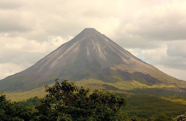 Full Day Arenal Volcano Hike and Hot Spring Experience with Lunch
