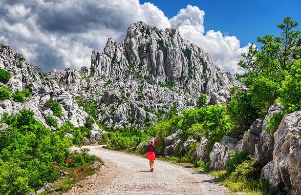 Scenic trip to mountains, caves and rivers in Zadar area