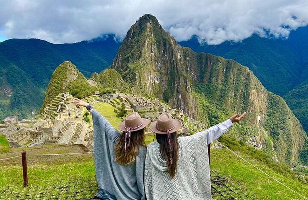 2-Day Machu Picchu Tour by train from Cusco ( All included )