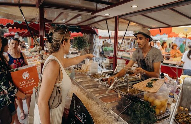 All-Inclusive Food and History Tour with Local Expert Guide